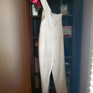 Vince Camuto White one shoulder jumpsuit Size 6